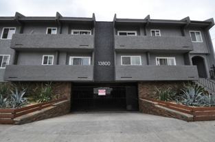 13800 - Photo 1 of 1