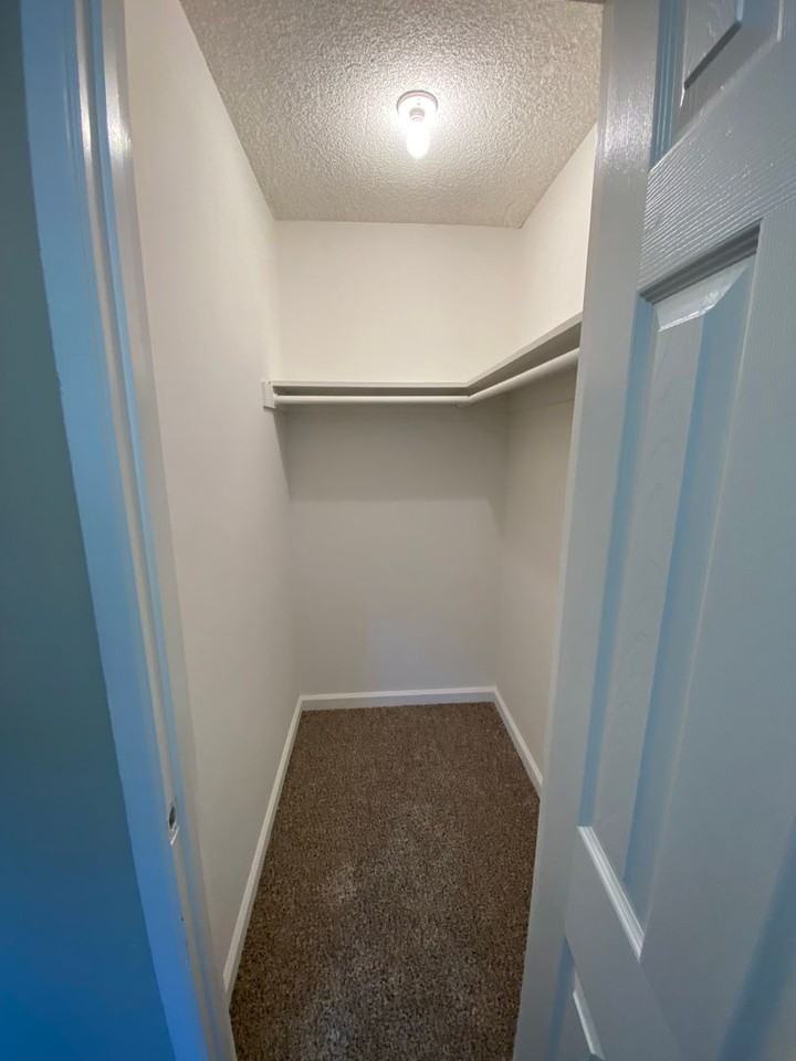 44-0105 - Photo 2 of 33