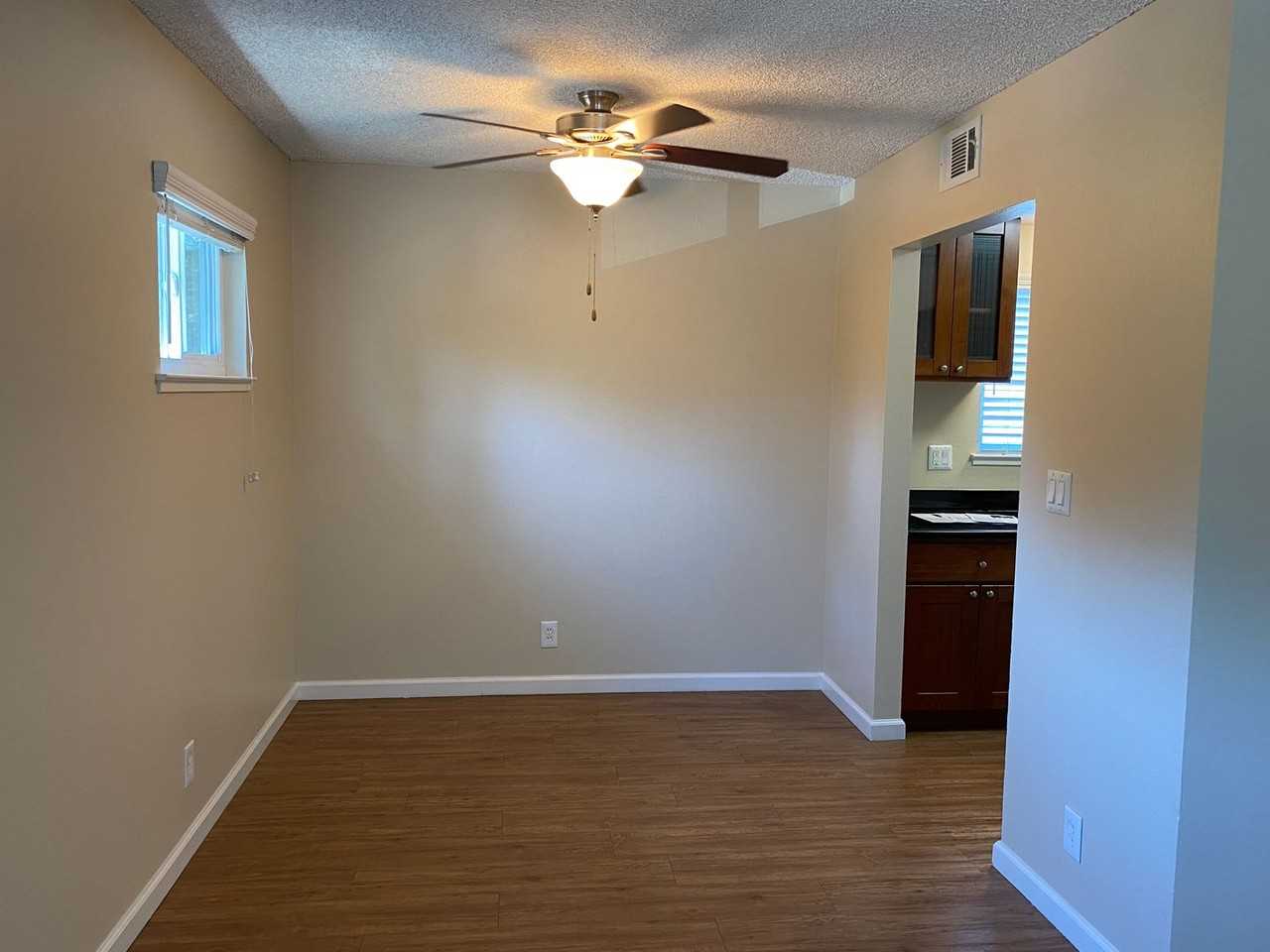 44-0105 - Photo 3 of 33