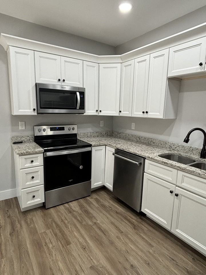 106 Stone Court Way - Photo 3 of 34