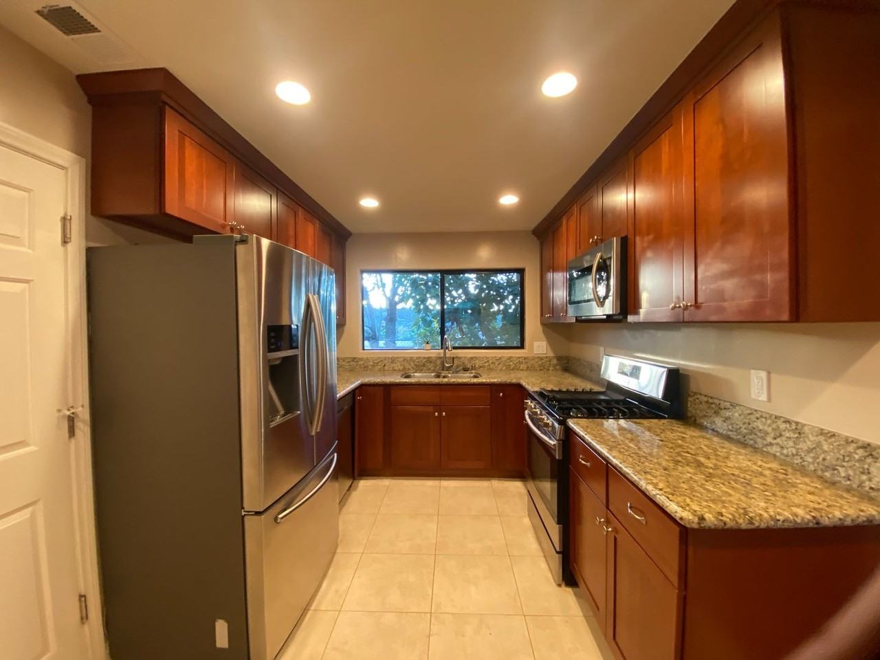 10036 Diversion Dr - Photo 2 of 14