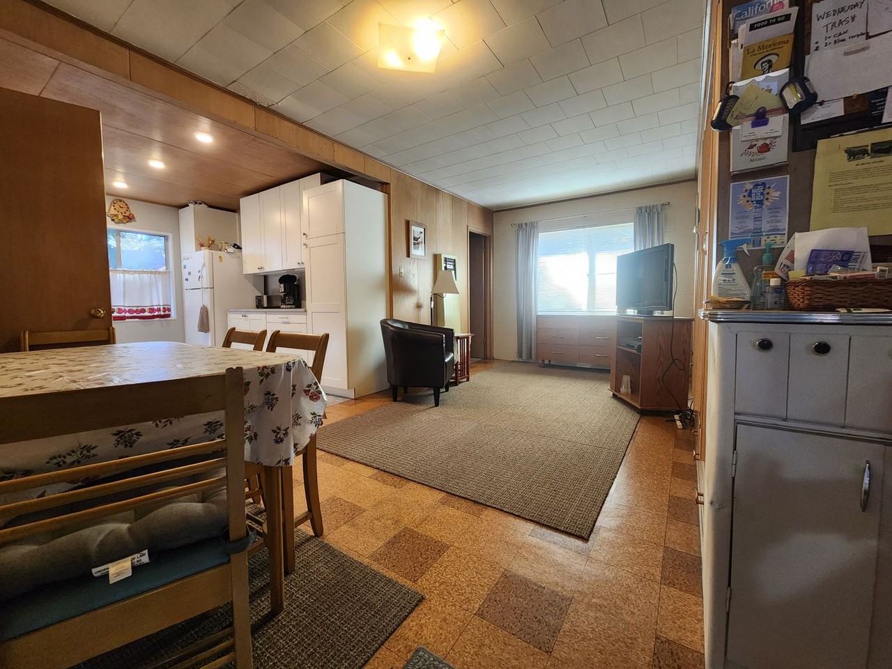 8092 Golden Ave - Photo 3 of 50