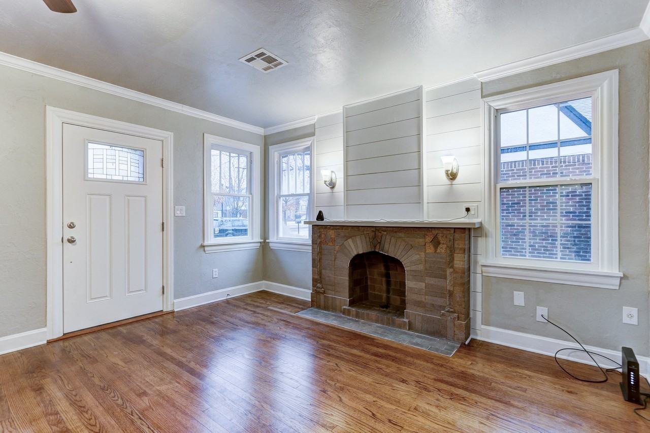 2431 Nw 12th St - Photo 2 of 34