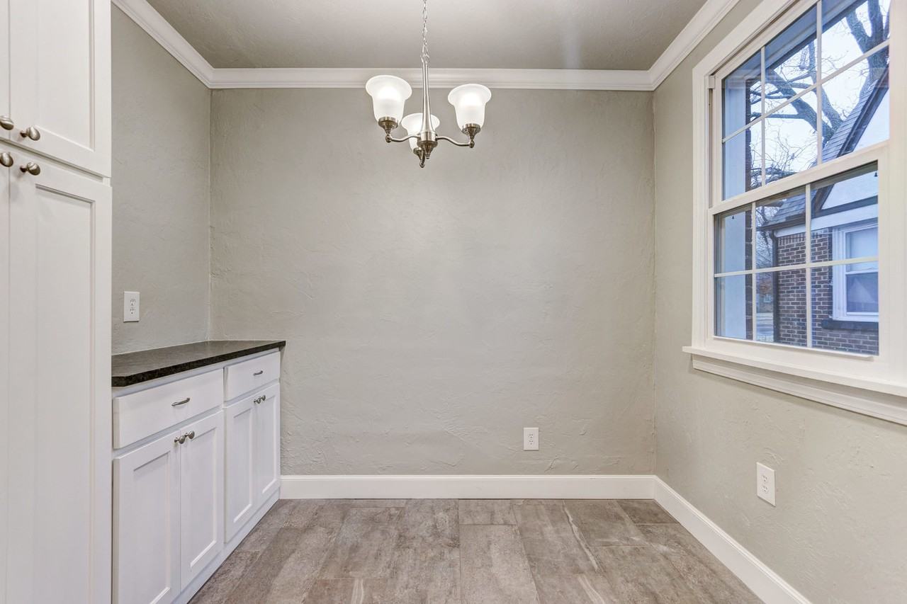 2431 Nw 12th St - Photo 7 of 34