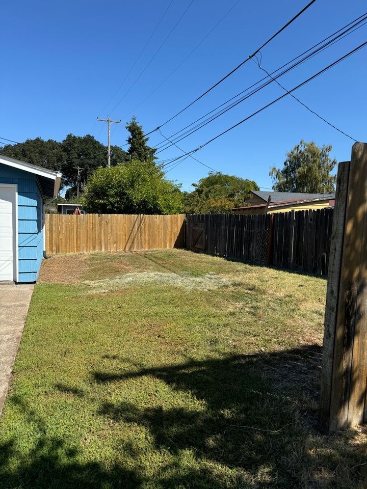970 W 10th Ave - Photo 3 of 21