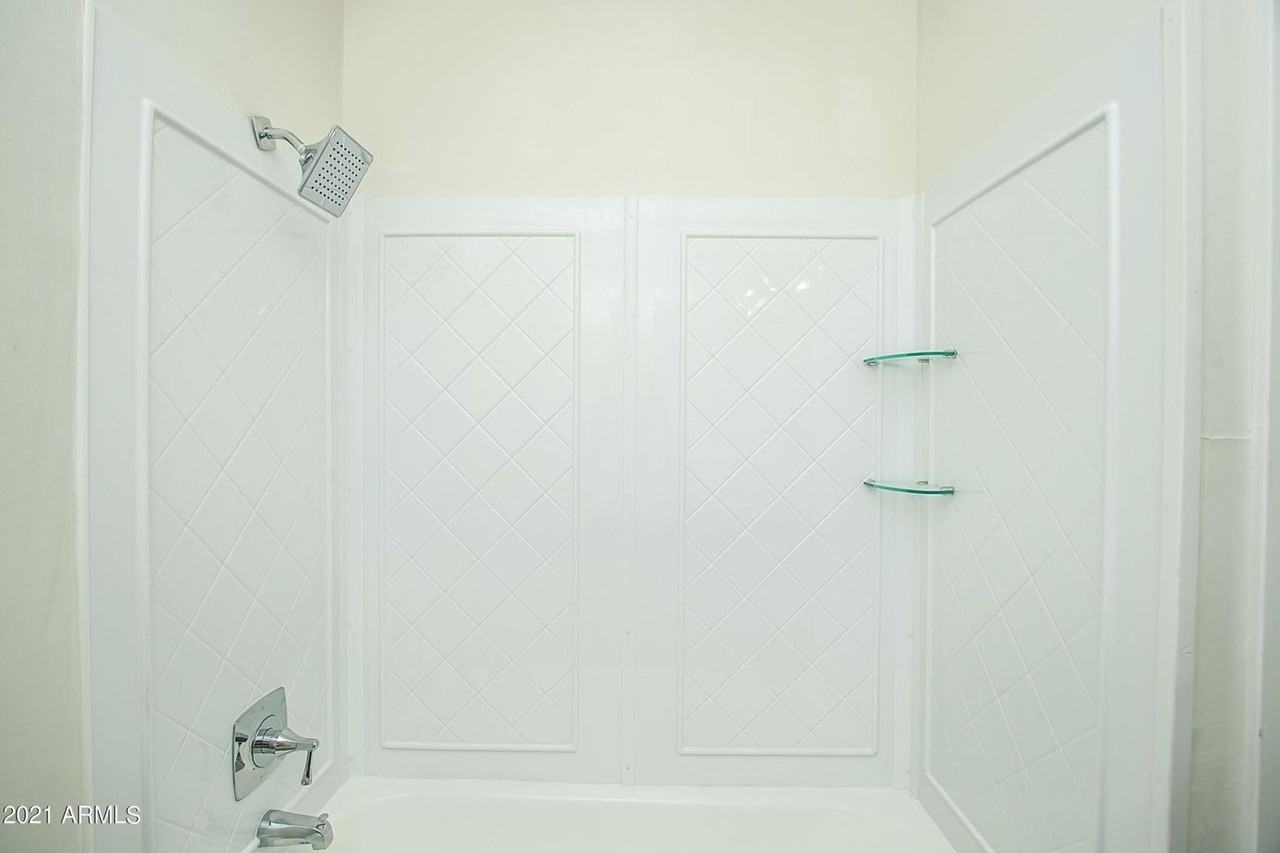 425 N 17th Dr #1 - Photo 7 of 11