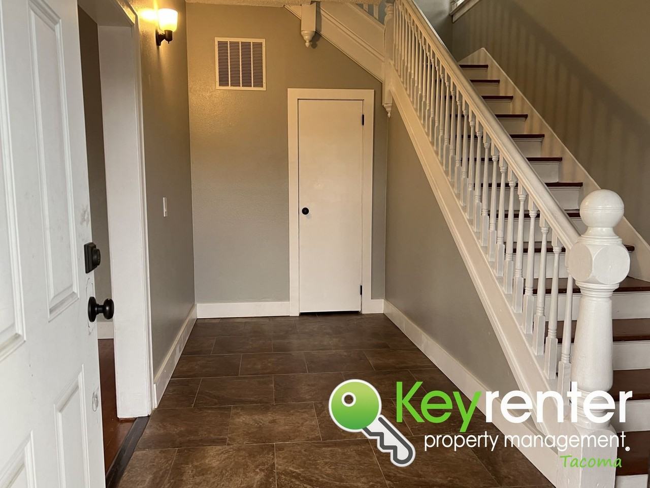 838 S Sprague Ave - Photo 2 of 36