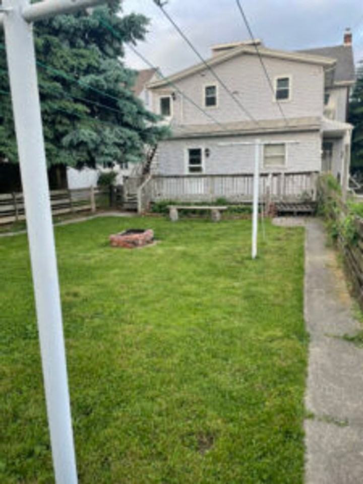 501 N Chestnut St - Photo 3 of 12