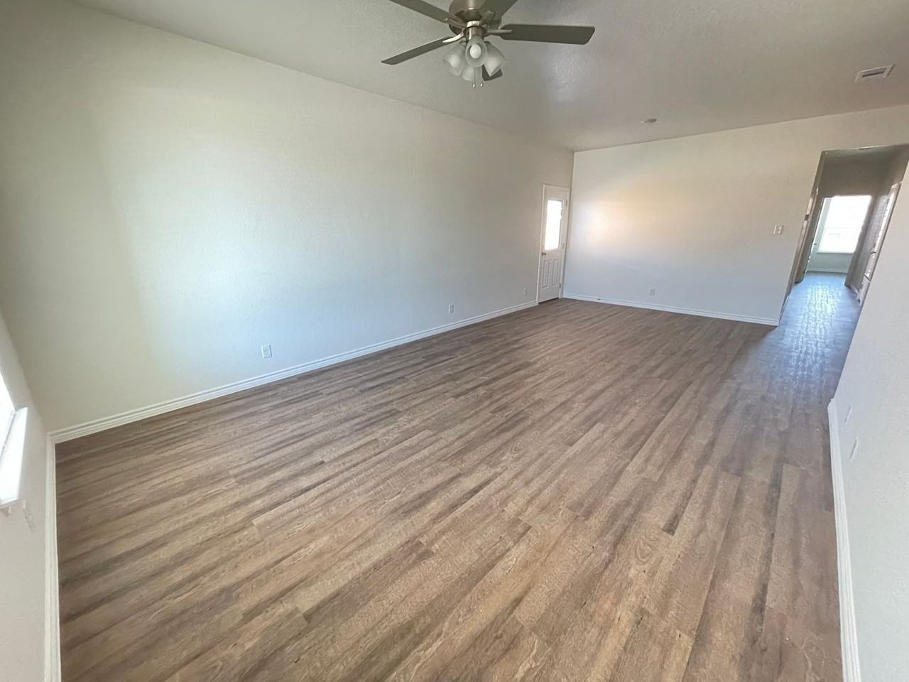 1107 Carlsberg Dr - Photo 5 of 22