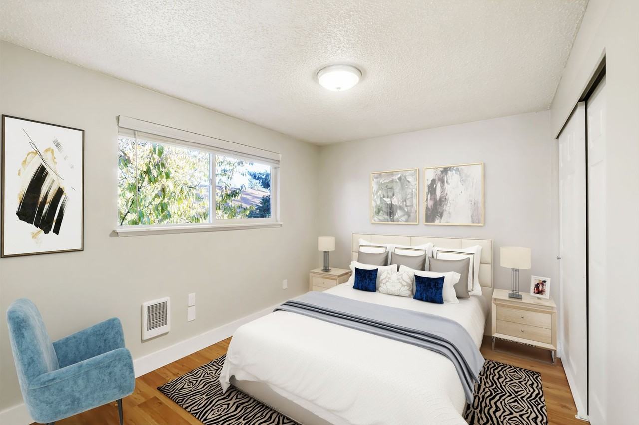 Lilly Apartments - Photo 4 of 17