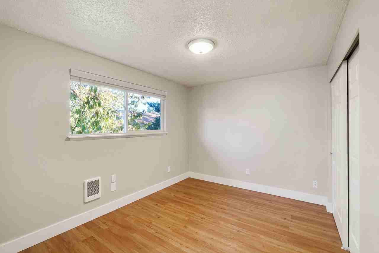 Lilly Apartments - Photo 7 of 17