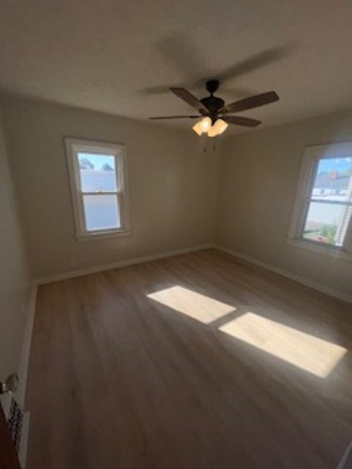 406 Wills Ave - Photo 5 of 9