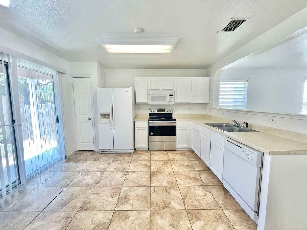 25347 Longbranch Run - Photo 4 of 21