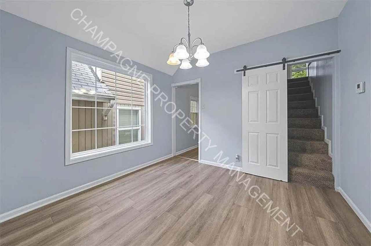 2454 Cypress Ave - Photo 6 of 18
