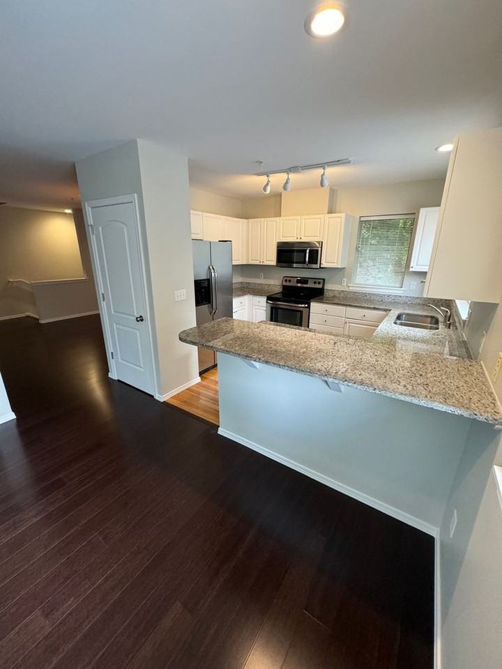 4133 Flora Dr - Photo 5 of 19