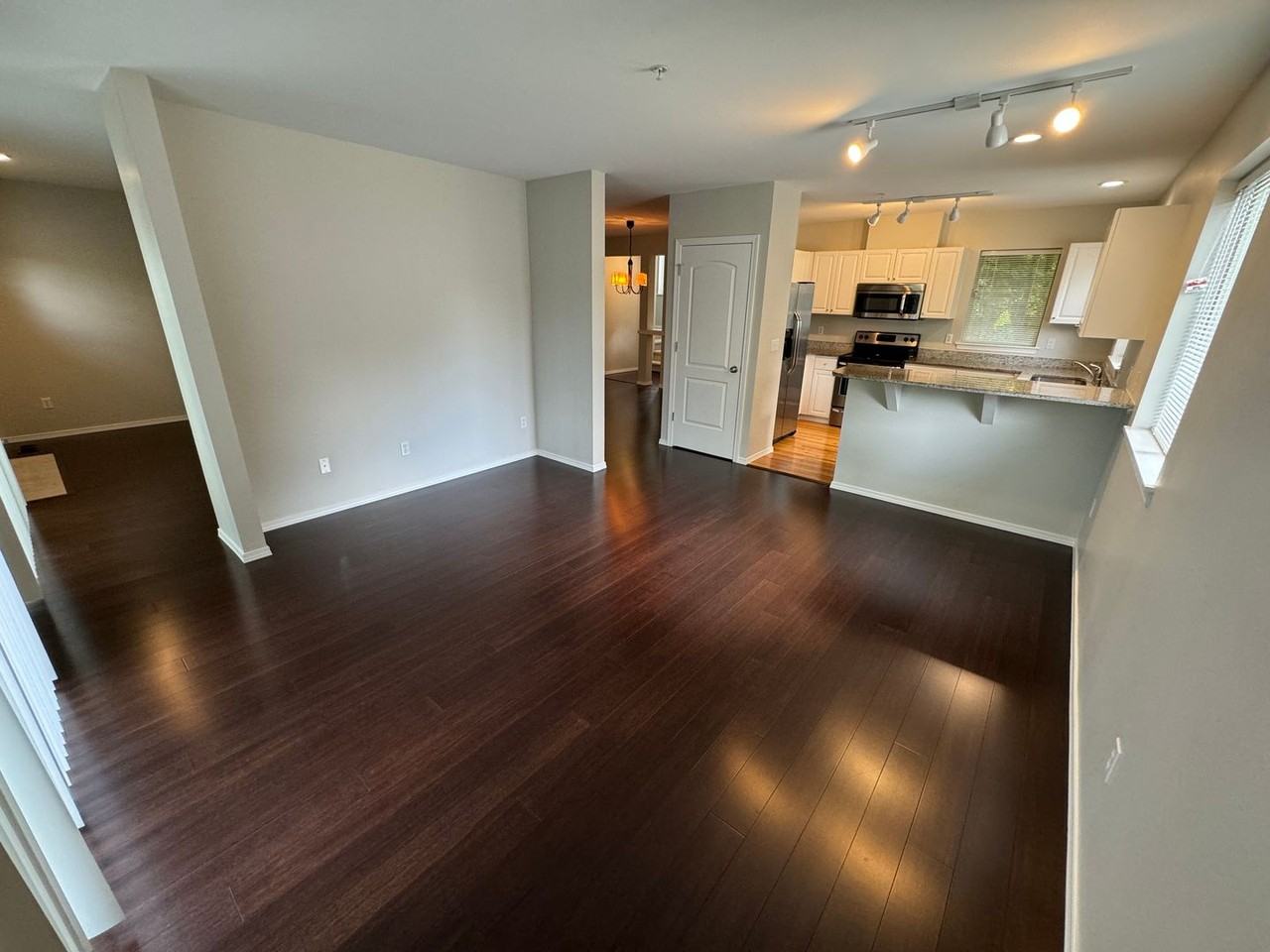 4133 Flora Dr - Photo 6 of 19