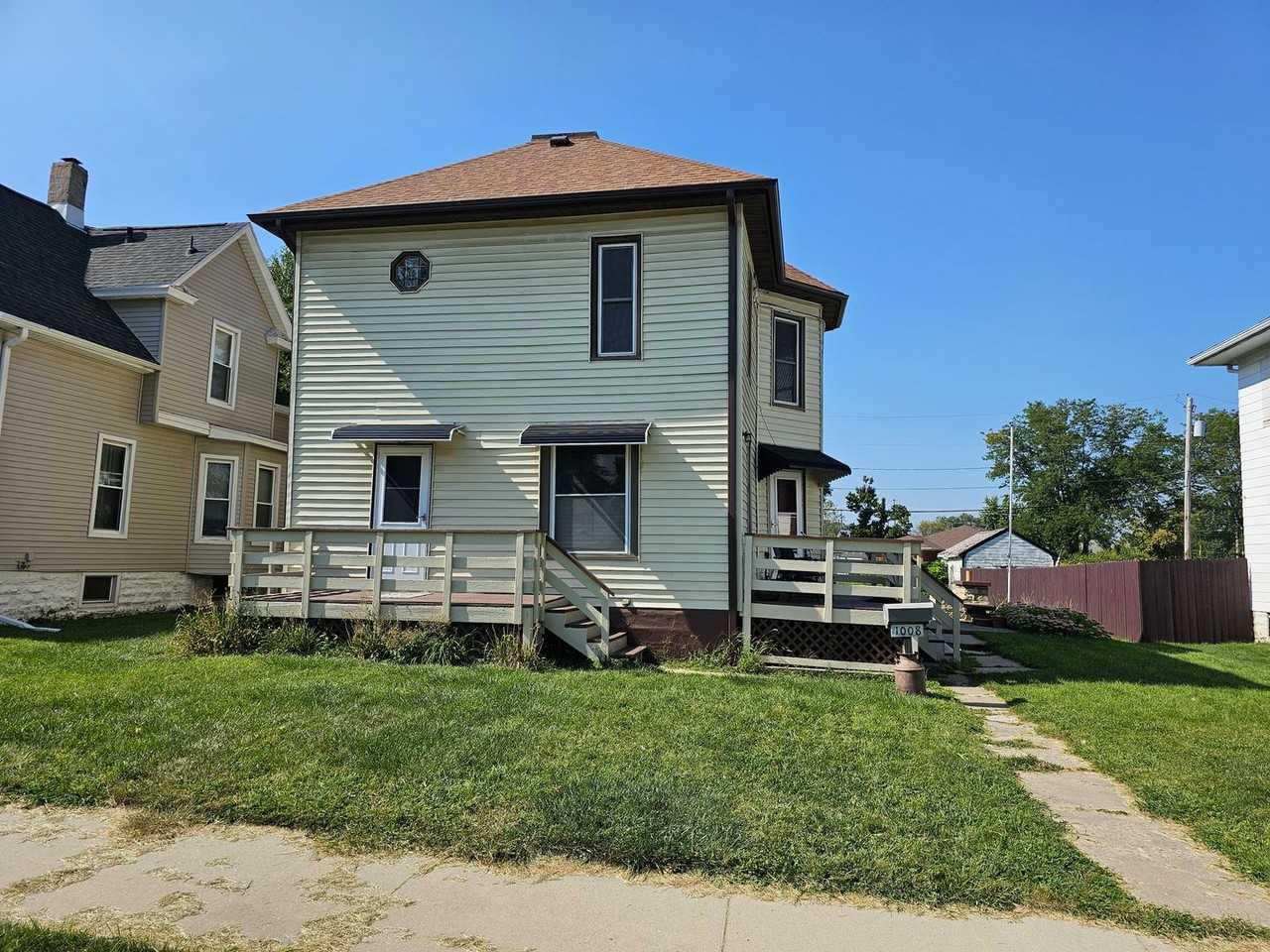 1008 A Ave Nw - Photo 3 of 14