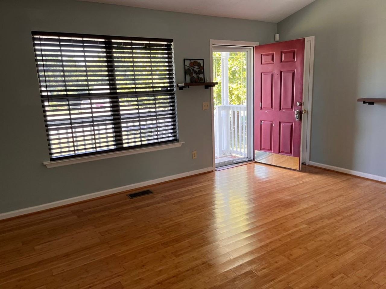308 Vernon Traylor Dr - Photo 3 of 15