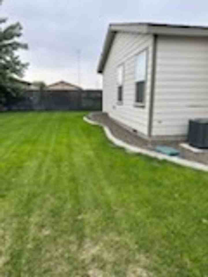 303 Oregon Trail Blvd - Photo 3 of 19