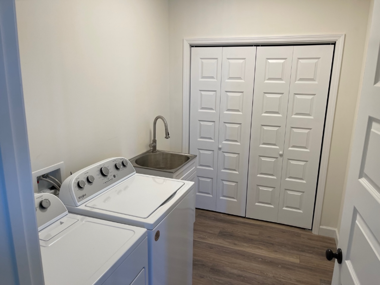 1127 Traders Walk - Photo 5 of 12