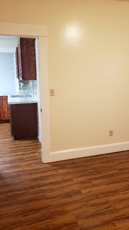 753 Winchester Ave - Photo 2 of 33