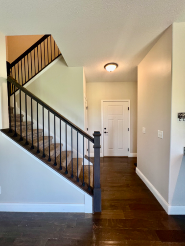 1515 Stonebluff Ct - Photo 2 of 20