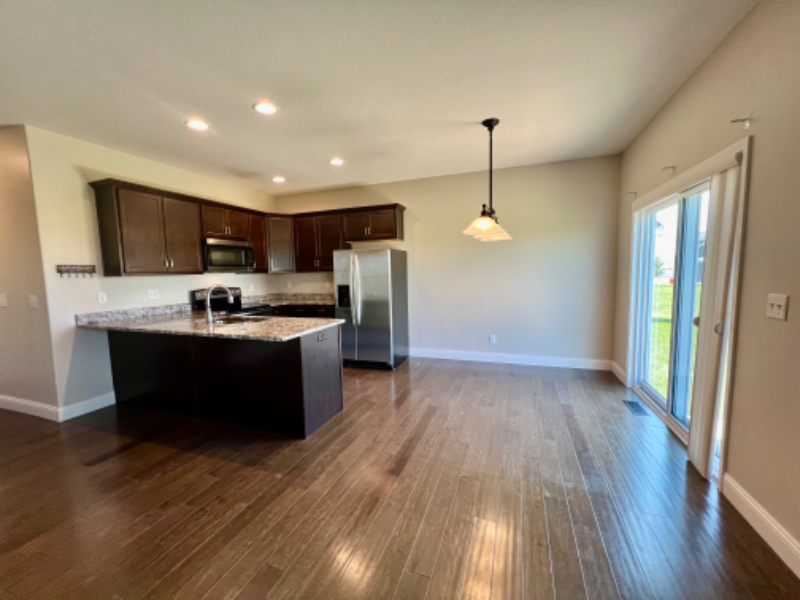 1515 Stonebluff Ct - Photo 3 of 20