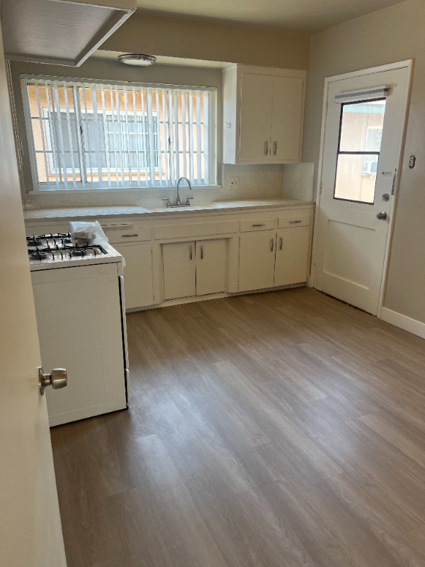 10507 Myrtle St #C - Photo 3 of 8