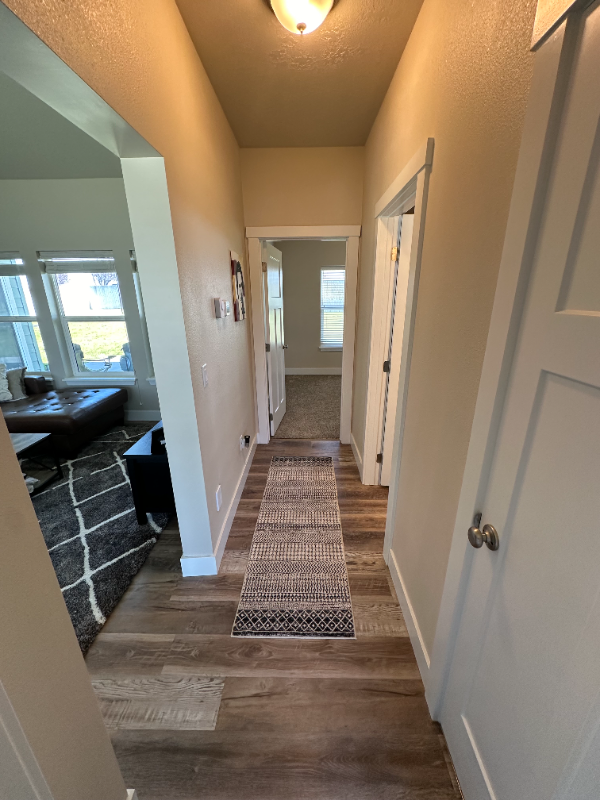 1600 Ne Cinder Loop - Photo 7 of 28