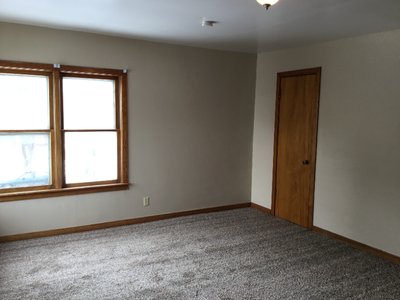 458 3rd St Ne #3 - Photo 4 of 12