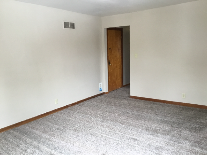 458 3rd St Ne #3 - Photo 5 of 12