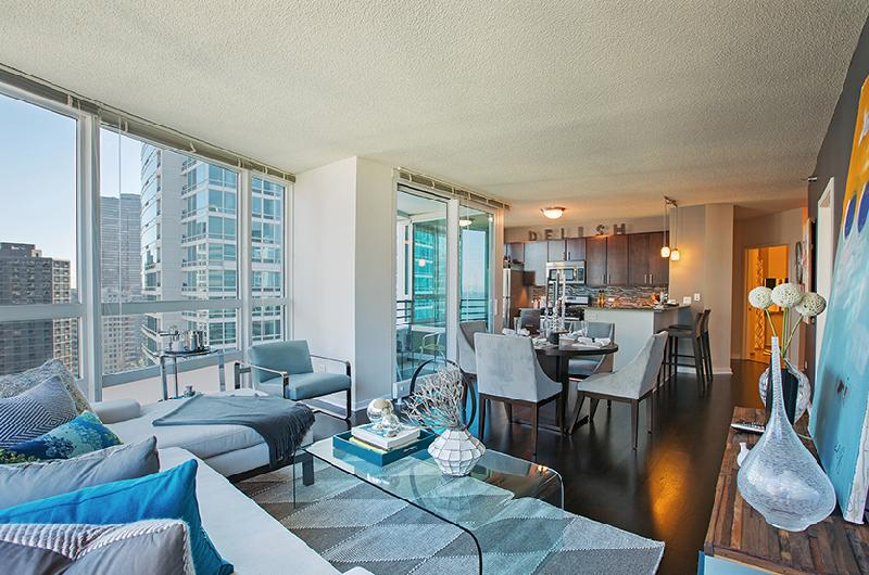 541 N Fairbanks Ct - Photo 4 of 16