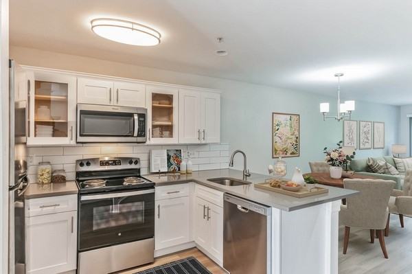 Eagle Rock Apartments & Townhomes at Rensselaer - Photo 2 of 35