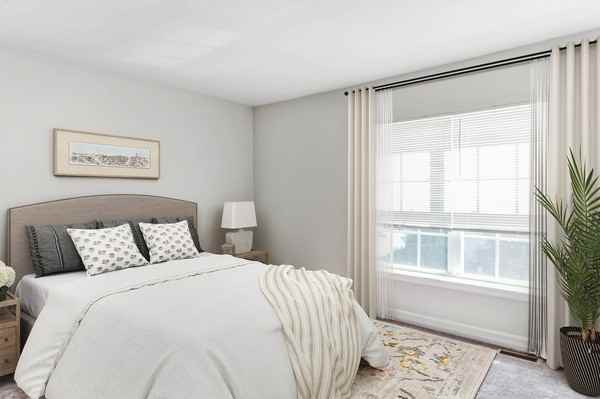 Eagle Rock Apartments & Townhomes at Rensselaer - Photo 3 of 35