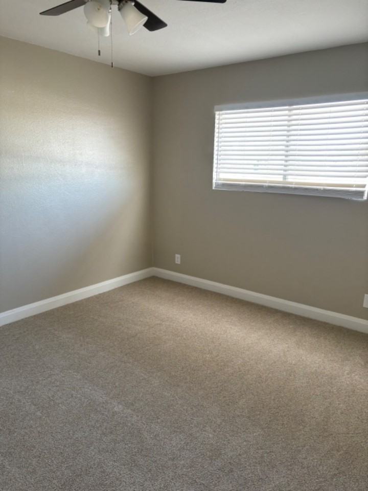 1129 W Dragoon Cir - Photo 2 of 5