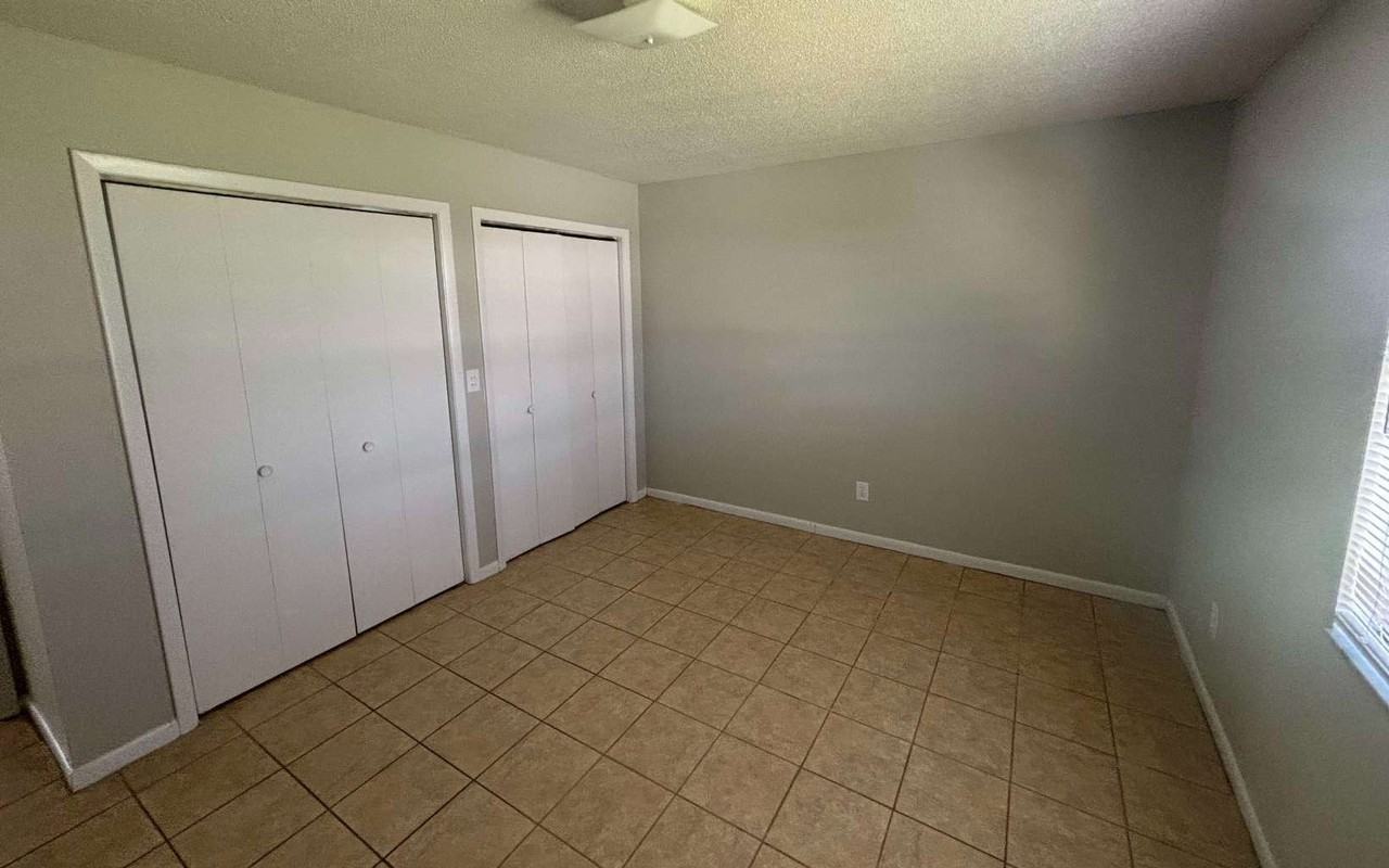 3851 Northwest Archer Street - Photo 4 of 7