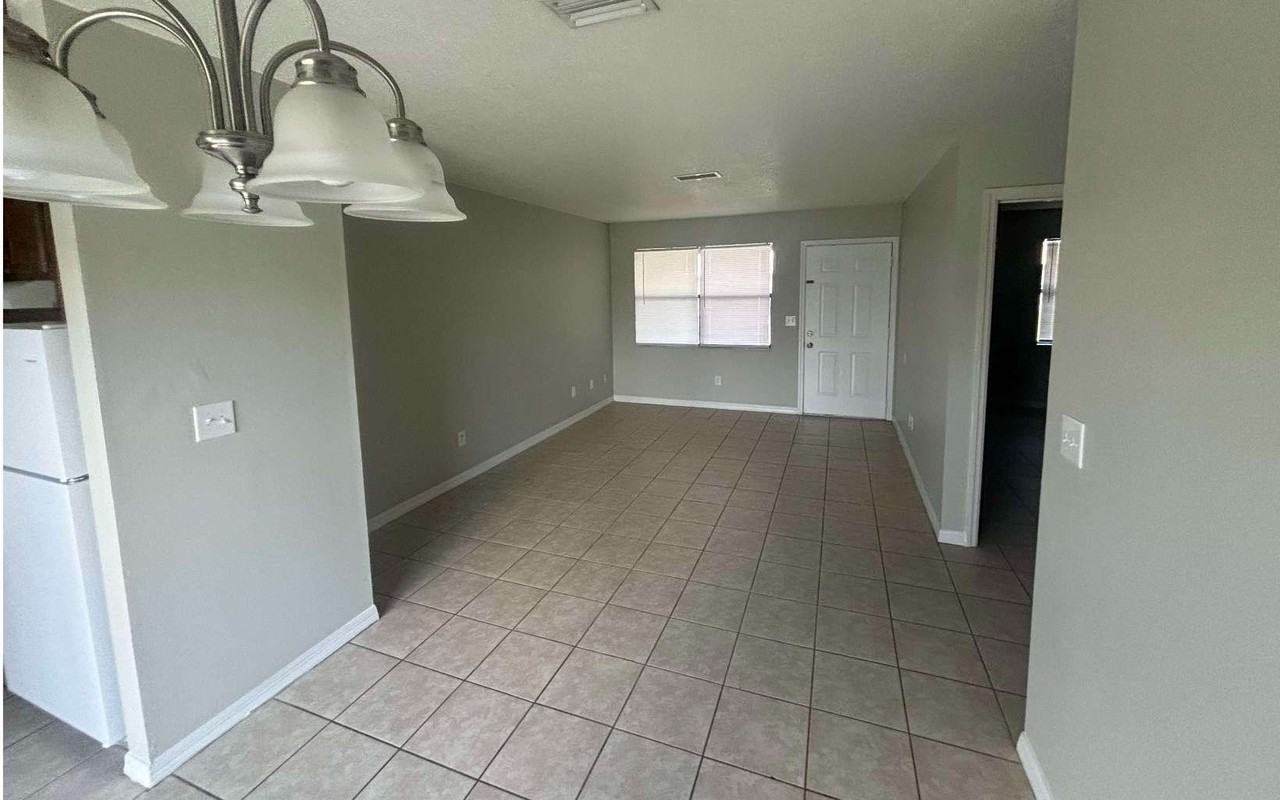 3851 Nw Archer St - Photo 3 of 9