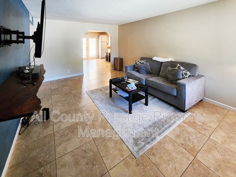 4701 W Charleston Ave - Photo 3 of 27