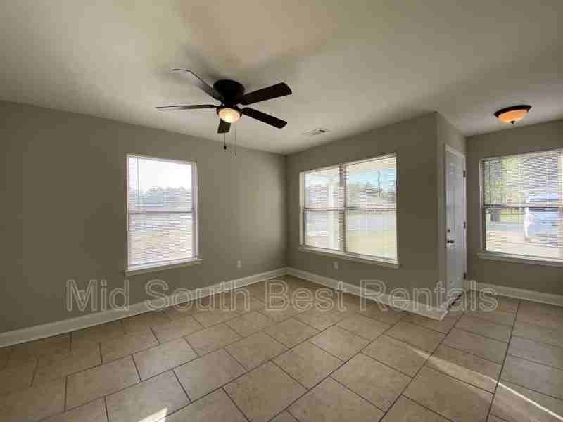 301 Clint Rd - Photo 2 of 8