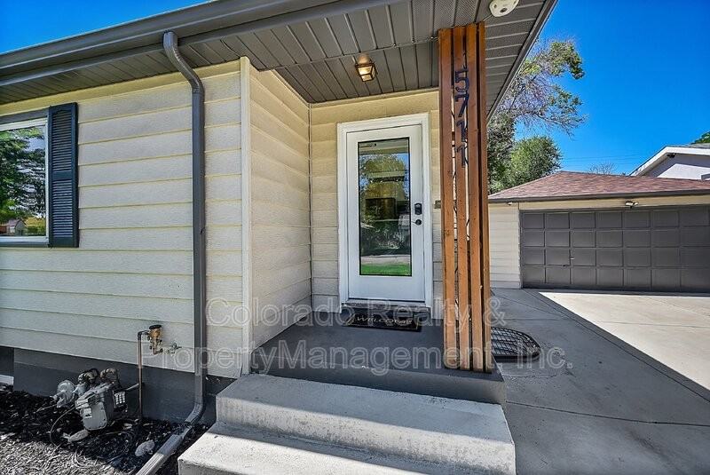 5711 Ammons St - Photo 3 of 33