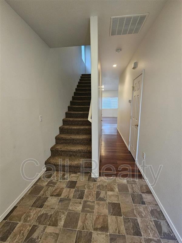 2523 E Desmet Ave - Photo 6 of 17