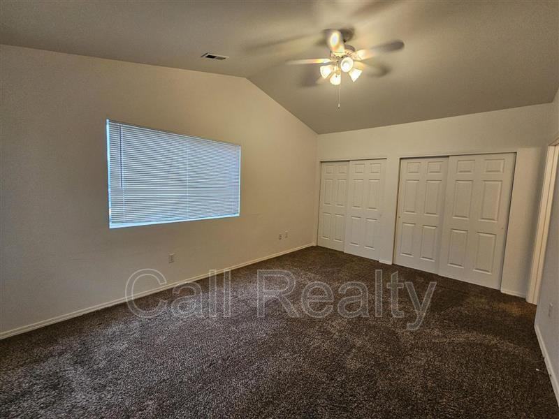 2523 E Desmet Ave - Photo 7 of 17