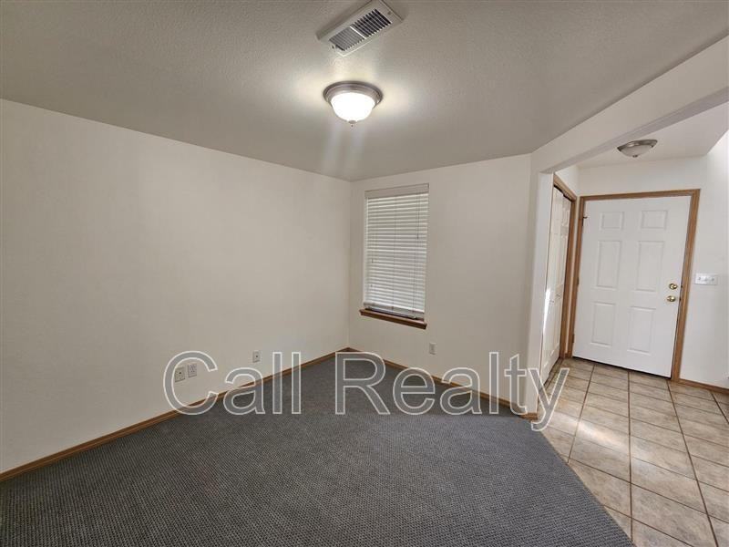 1021 N Malvern Rd - Photo 3 of 24