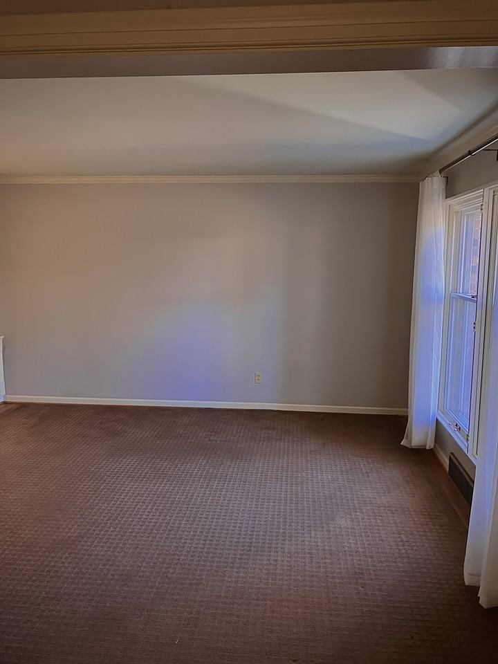 445 Foxbrook Dr - Photo 2 of 31