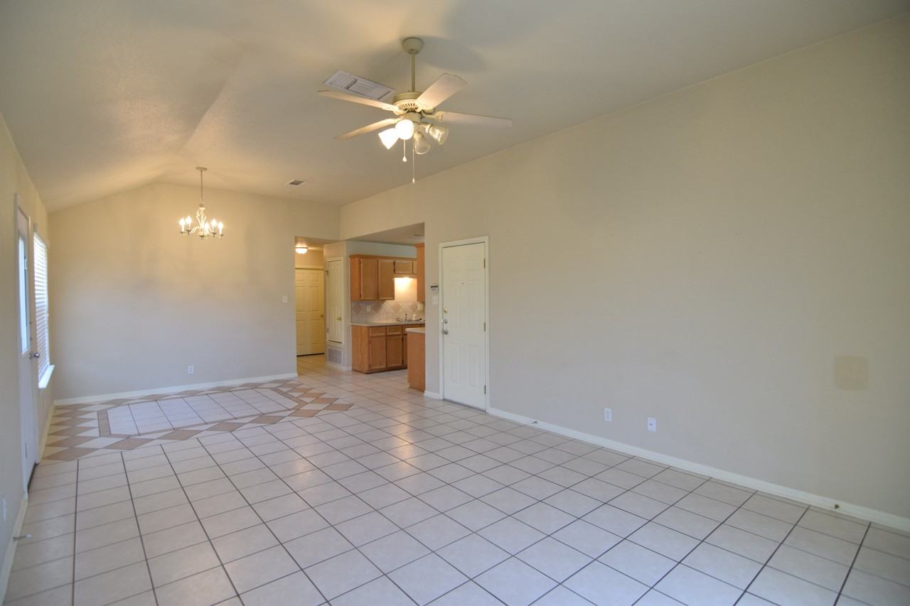 4502 Pennington Ave - Photo 6 of 17