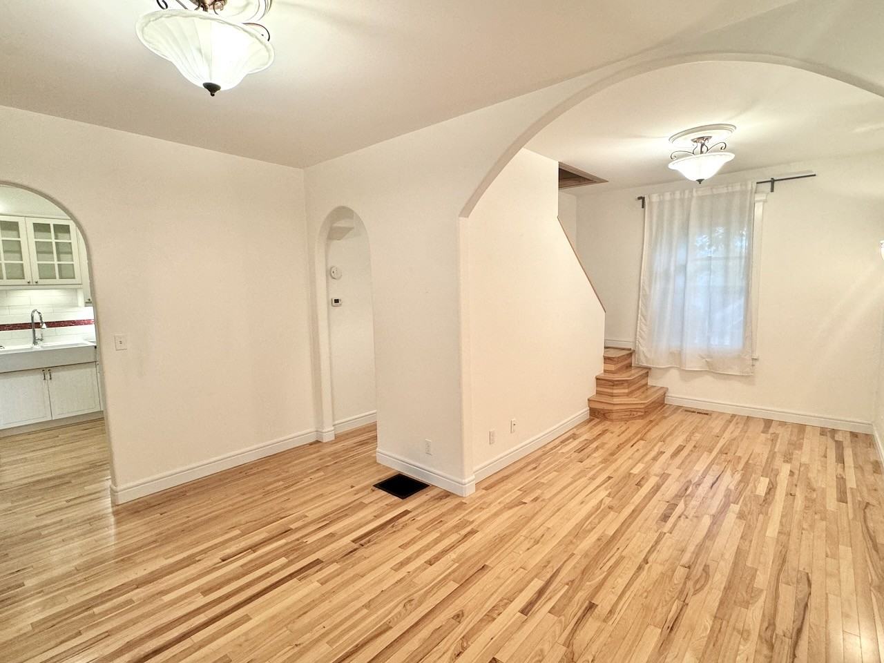 10034 94 St Nw - Photo 3 of 31