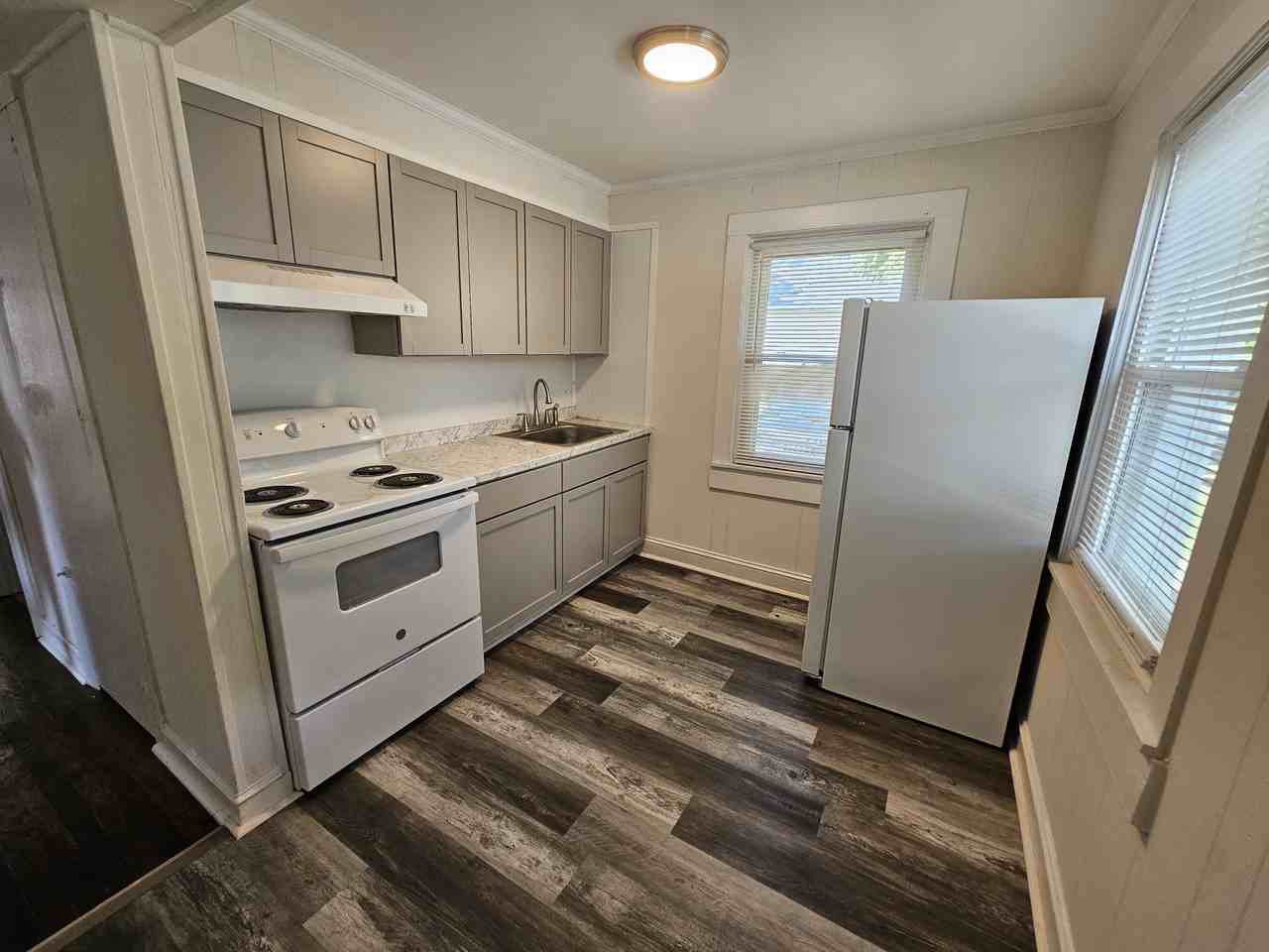315 East College Avenue - Photo 2 of 9