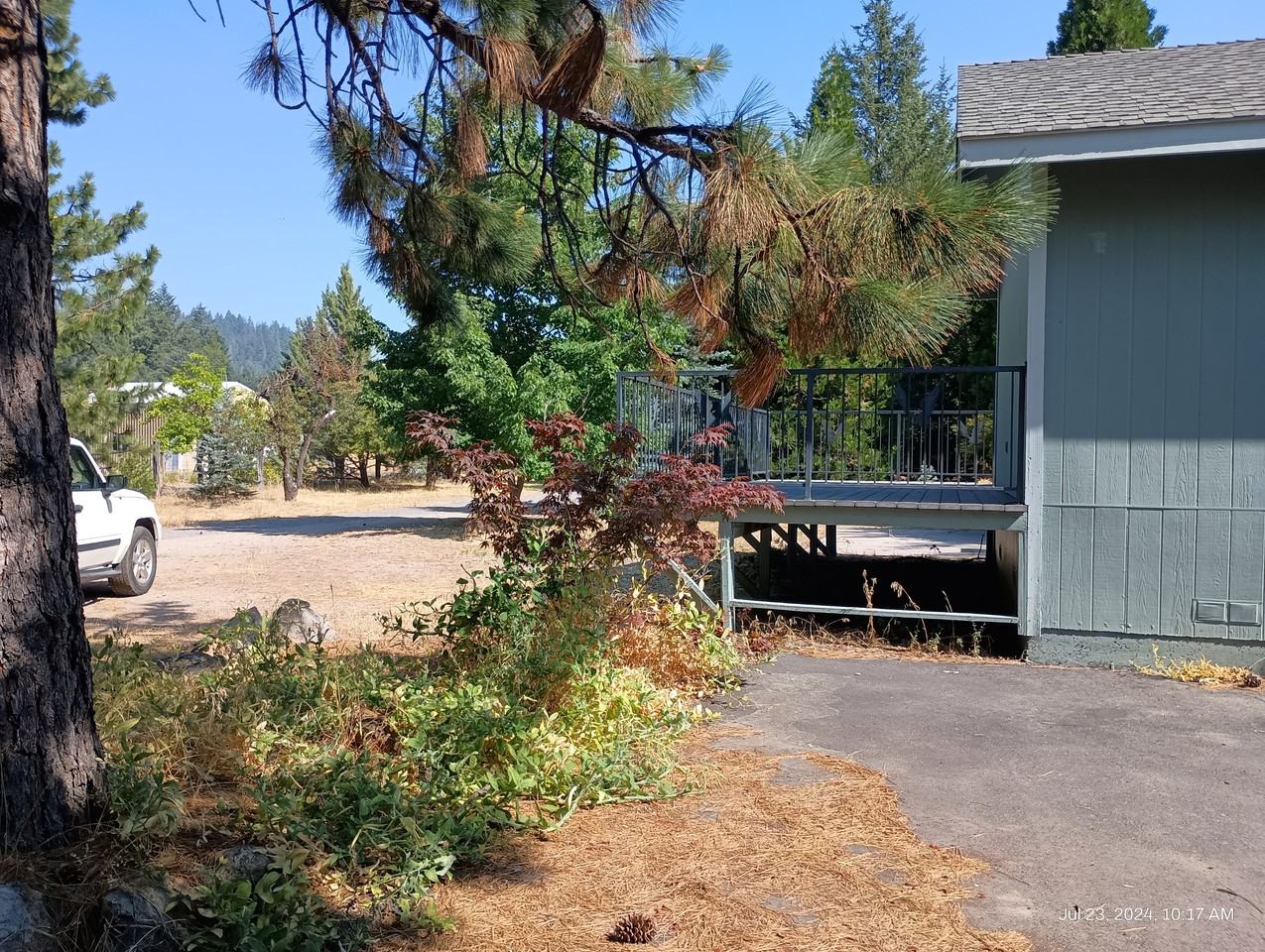 1211 Lassen Ln - Photo 2 of 16
