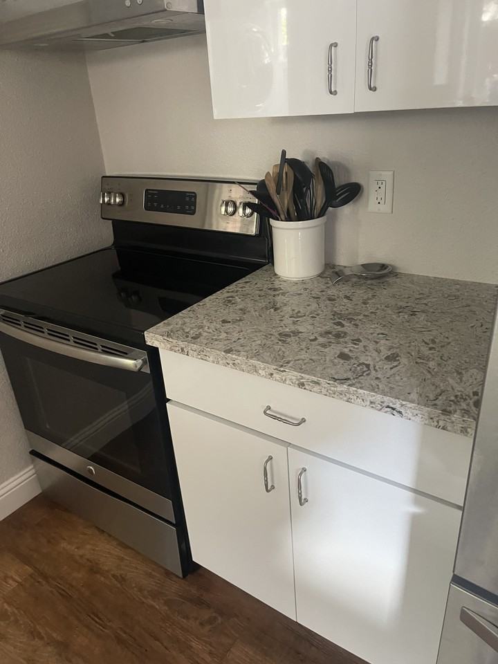 808 Caroline Ave #A - Photo 3 of 19