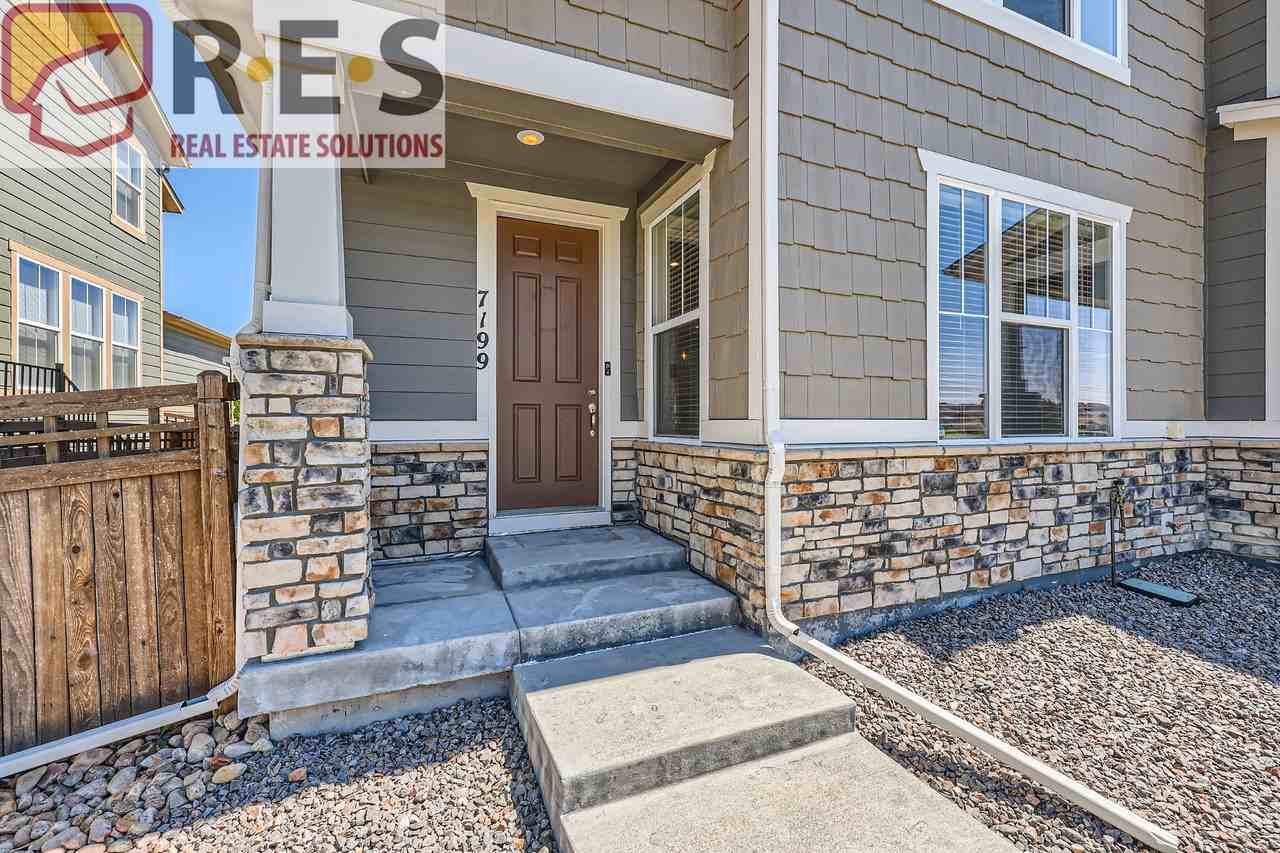 7199 Othello St - Photo 3 of 27